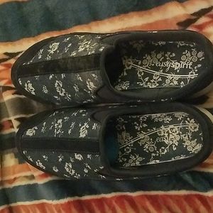 💜 3/$15 Easy Spirit Athletic Shoes